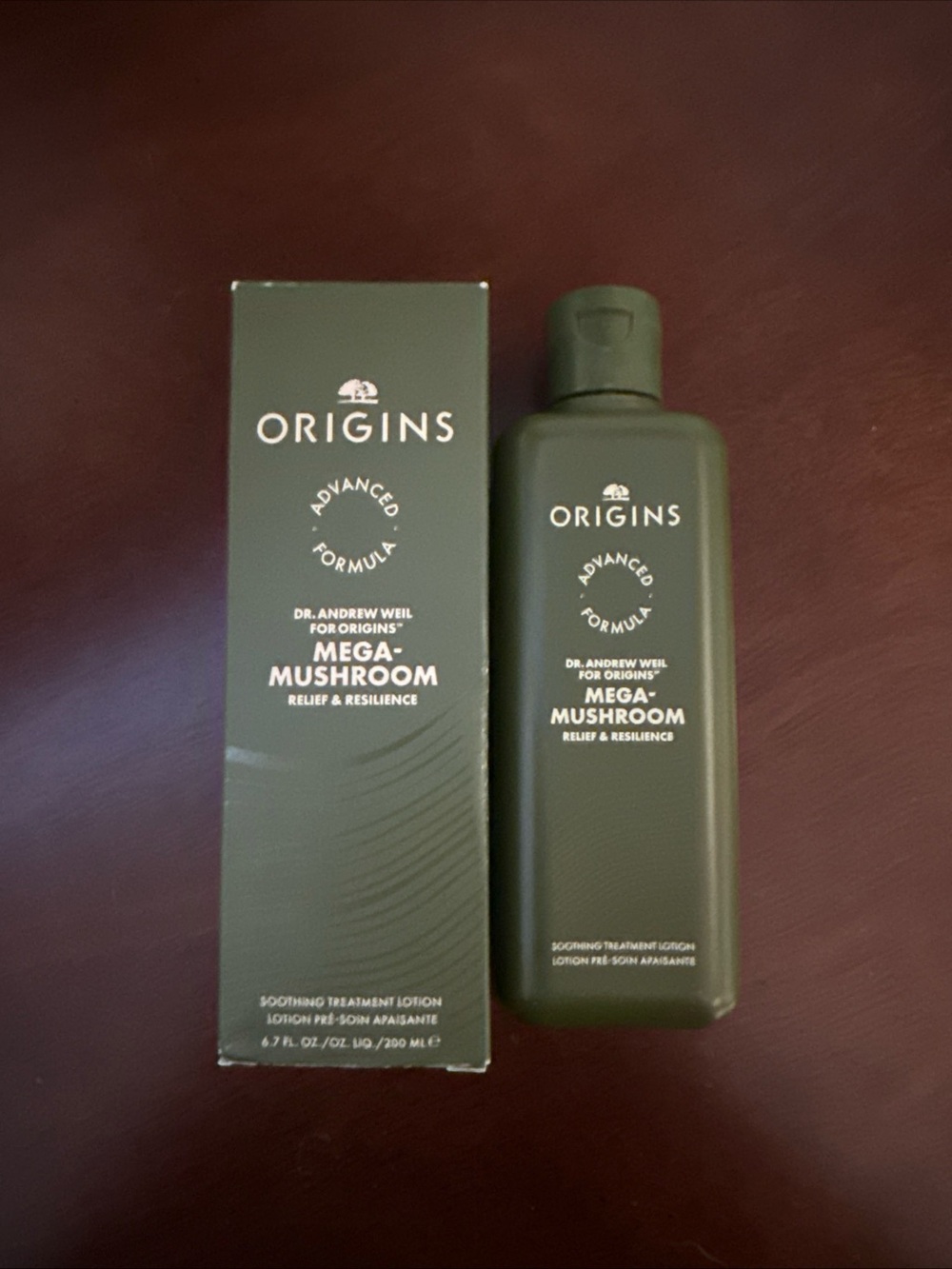 Origins Mega-Mushroom Soothing Treatment Lotion - Olive Green